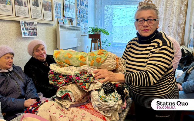 «Чтобы они жили»: харьковчанки с Салтовки шьют белье для фронта из старых простыней (фоторепортаж)