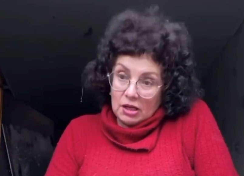 Харків'янка, по двору якої РФ завдала авіаудару, виправдовує дії Кремля (відео)