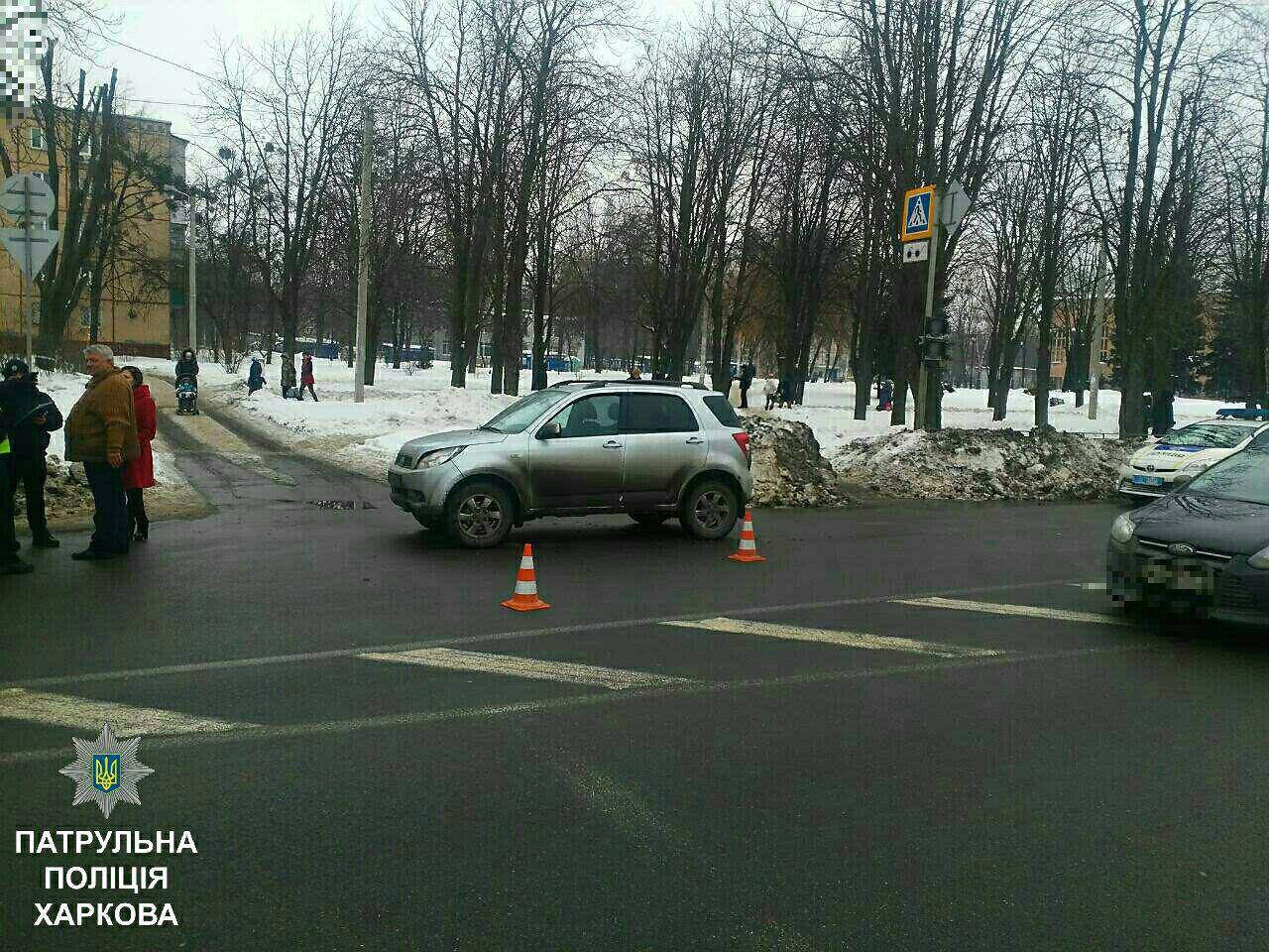 Машина сбила мужчину на переходе (фото)