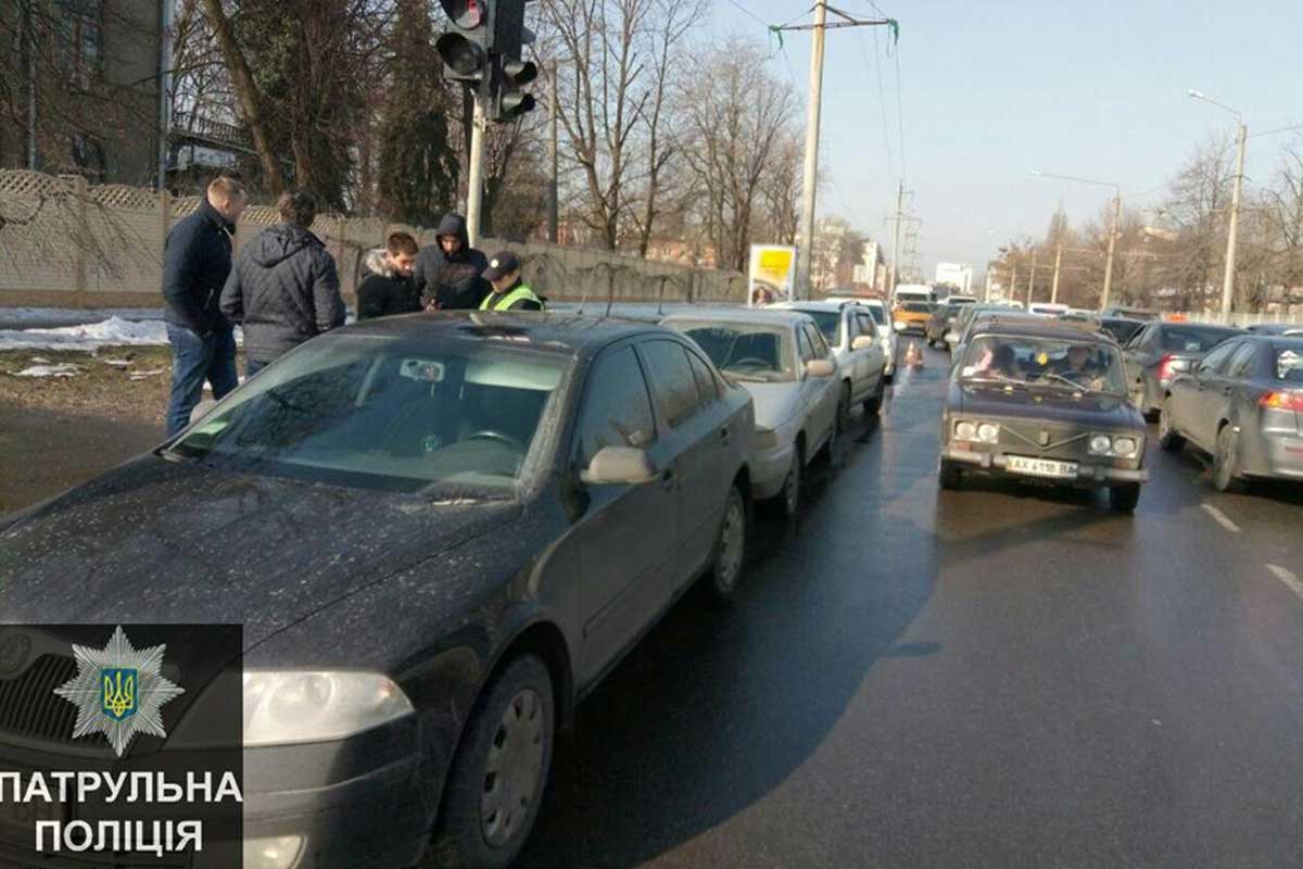 В центре Харькова - тройное ДТП (фото)