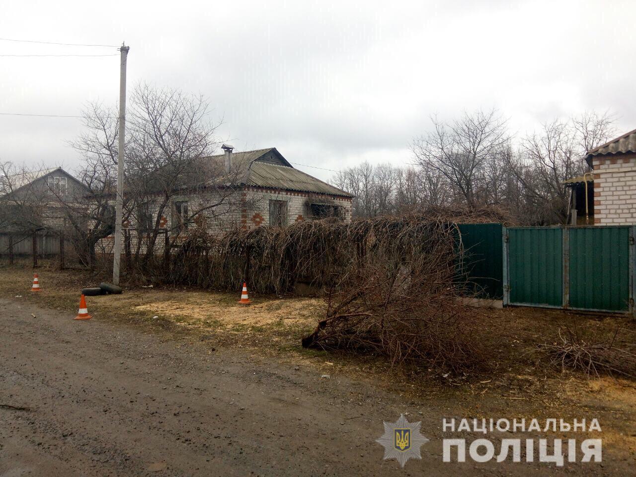 Возле дома под Харьковом нашли снаряд (фото)