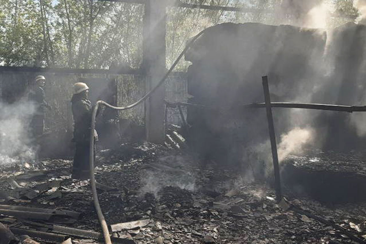 Пожар на мебельном складе