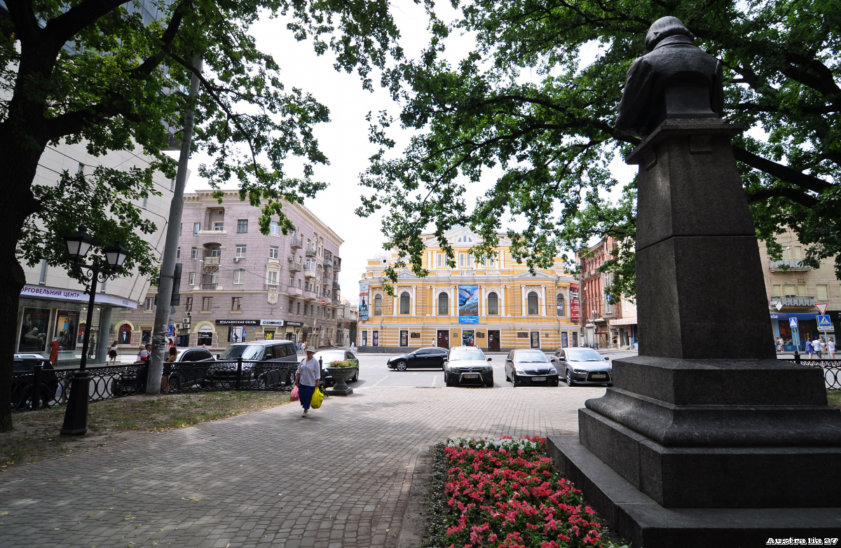 Площадь в центре Харькова закрыли до конца месяца
