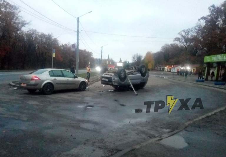 Вологда перевернулась машина