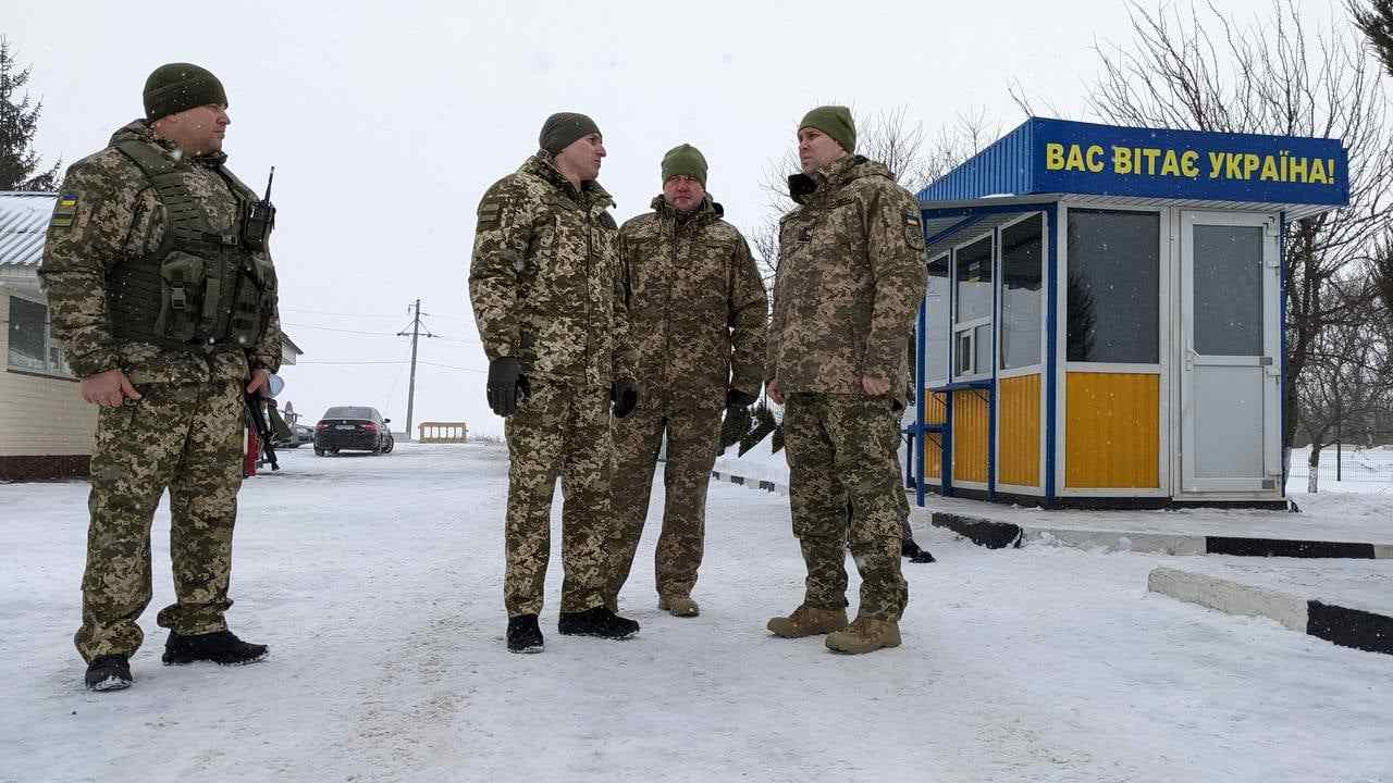 Новости с границы с украиной сегодня. Ситуация на российско украинской границе. Украинская граница. Войска на границе. Пограничная служба.