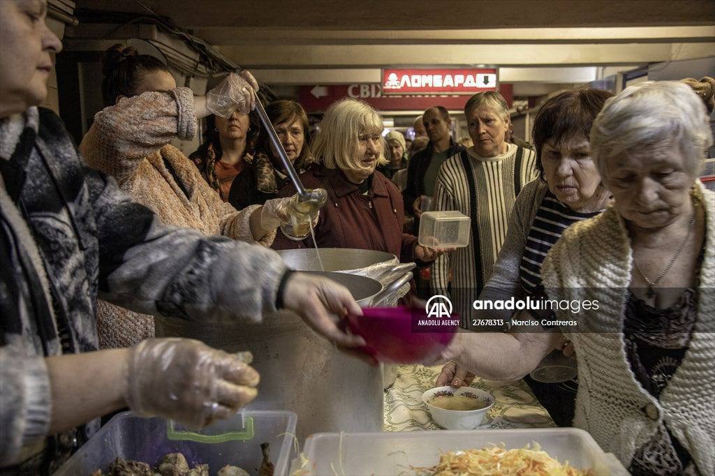 Как харьковчане живут в метро: фоторепортаж