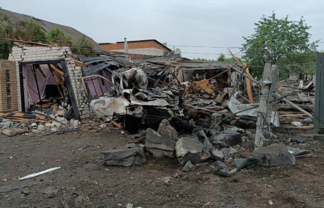 Черговий обстріл Золочева: пошкоджено 13 будинків (фото)