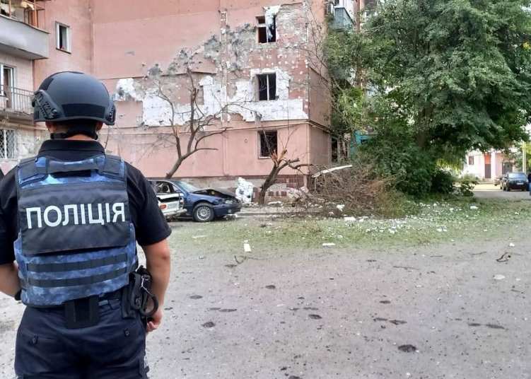 Ночной обстрел жилых многоэтажек в Харькове: фото последствий