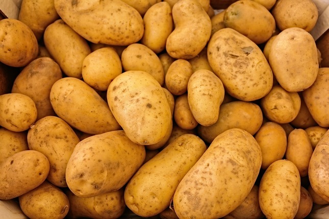 Ціна зростає, попит падає: скільки коштує картопля у Харкові