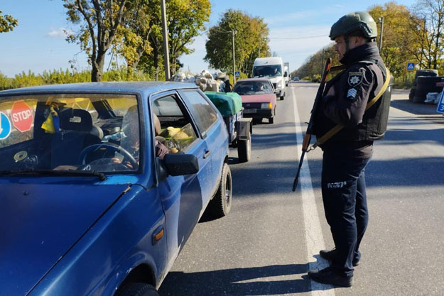 У Харківській області відбуваються масові перевірки на дорогах.