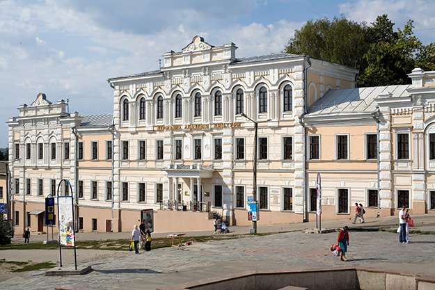 Харківський вуз шукає декана та викладачів (список вакансій)