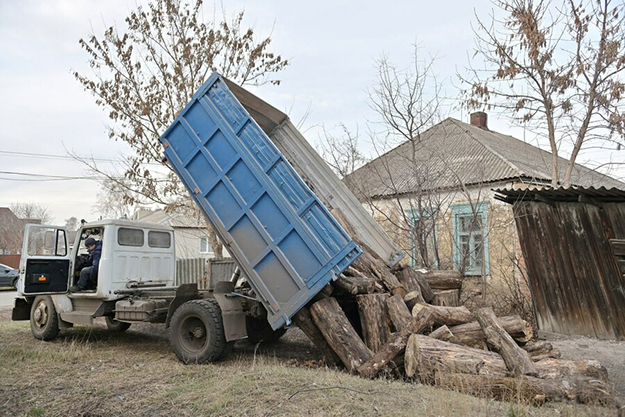 Скільки дров роздали мешканцям Харківської області (фото)