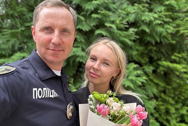 Поліцейська з Харківської області вирвалася з окупації, сховавши жетон у підгузок дитини
