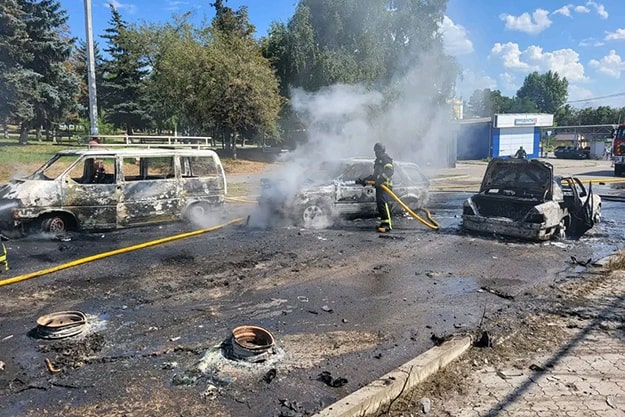 Росіяни вдруге за день обстріляли місто в Харківській області: є поранені (фото)