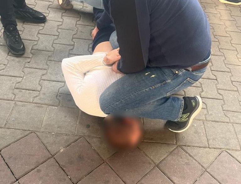 Поліція спіймала чоловіка, який малював російські прапори в Харкові