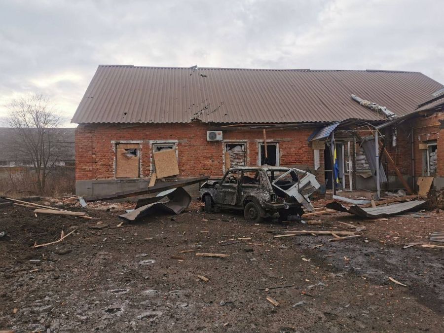 РФ обстріляла Козачу Лопань: у селищі немає світла і зв'язку, зруйновано амбулаторію
