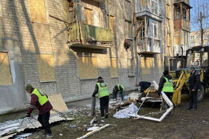 19 житлових будинків у Харкові пошкоджено обстрілами за два останні дні (фото)
