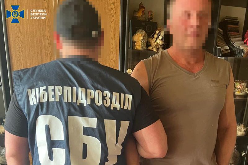 Экс-военный с монокуляром и камерой шпионил для россиян в Харькове