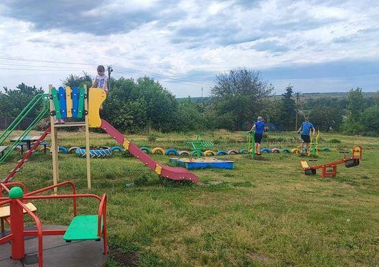 В одній із громад Харківської області обладнали парк і дитячий майданчик