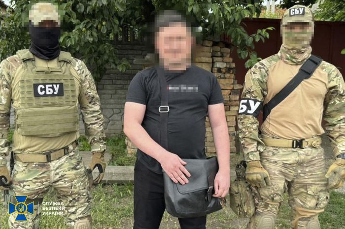 СБУ затримала блогера за розкриття позицій ЗСУ в Харківській області