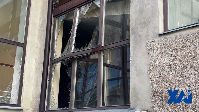 Удар ФАБ-500 по Харькову: пострадали здания ХАИ и общежития, где живут переселенцы (фото)