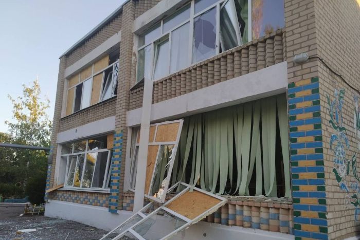 РФ вдарила по житлових будинках і дитсадку в Харківській області (фото)