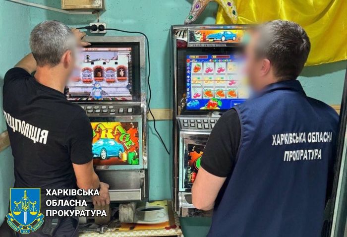 У Харкові підпільне казино замаскували під продуктовий магазин (фото)