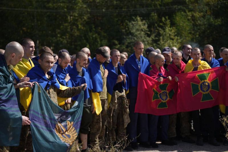 Звільнені з полону бійці