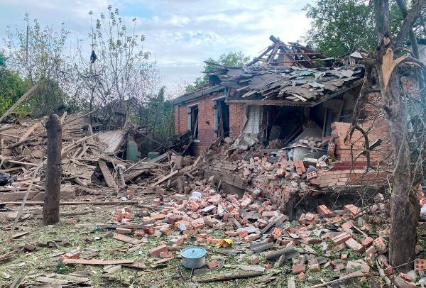 Будинок в Ізюмі після обстрілу