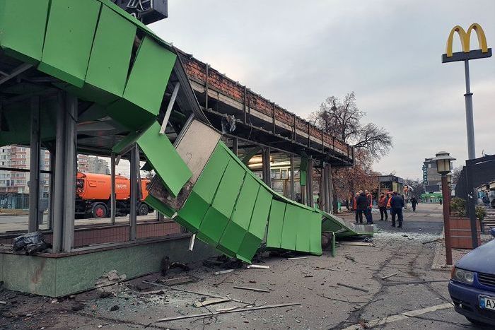 Станция метро "Научная" в Харькове после обстрела