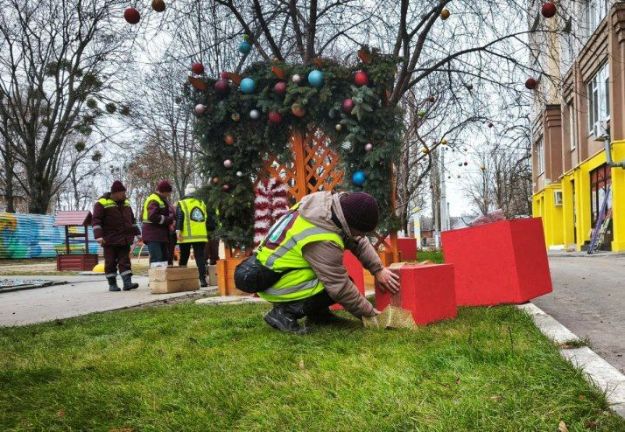 У Харкові з'явився ще один новорічний арт-об'єкт (фото)