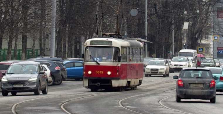 Завтра трамваї №12 і 20 змінять маршрути