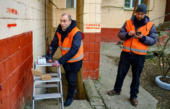 У харківських багатоповерхівках масово орудують вандали