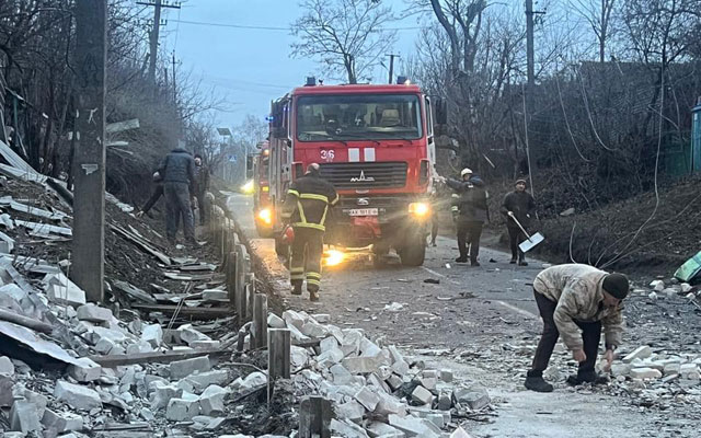 Приліт Шахеда в передмісті Харкова: перекрито дорогу обласного значення, пошкоджено 15 будинків (фото)