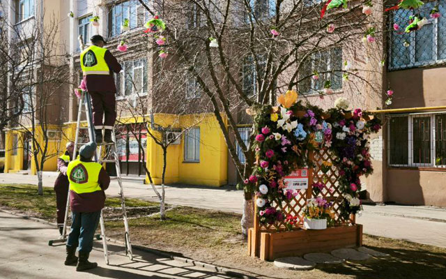 На Салтівці святково прикрасили двори (фото)