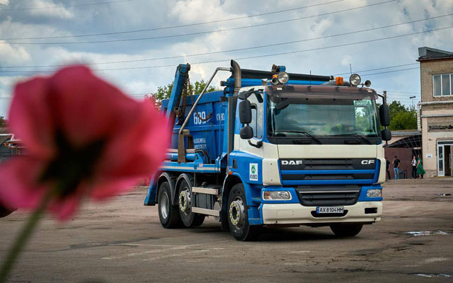 КП "Комплекс із вивезення відходів" шукає співробітників: вакансії та пільги