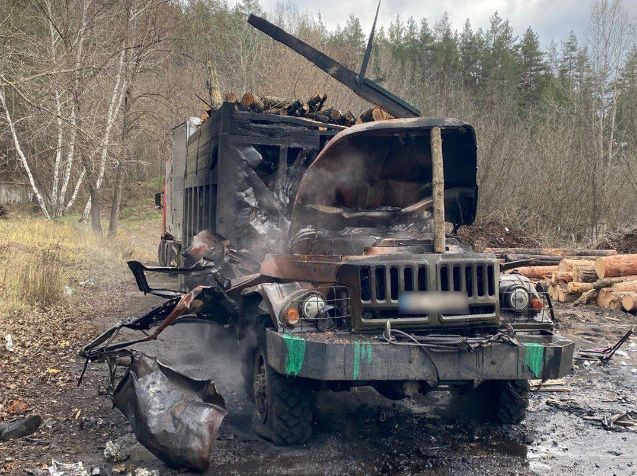 Російський дрон вдарив по вантажівці: загинули 2 людей (фото)