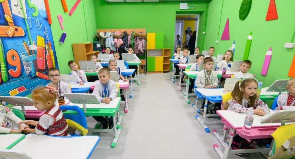 Сколько харьковских детей пошли в школы во втором полугодии. Данные мэрии