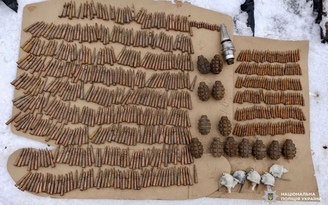 700 патронов и 11 гранат: житель Изюмщины устроил дома склад боеприпасов
