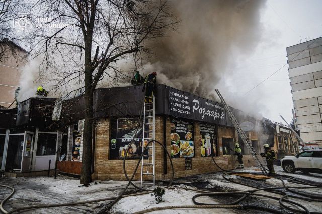 В Харькове - крупный пожар в кафе (фото, видео)