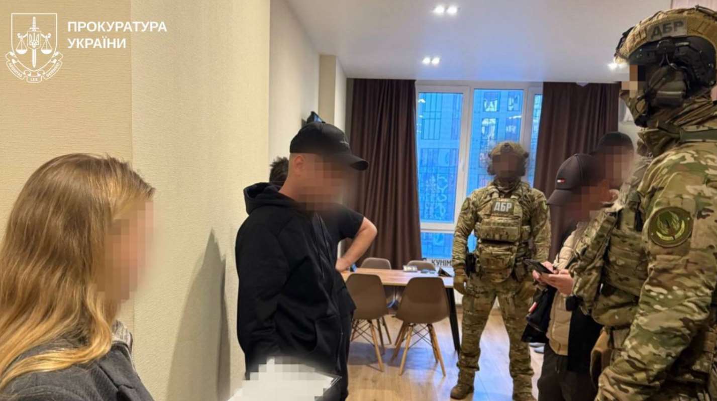 В Харькове разоблачили банду из действующих и бывших полицейских