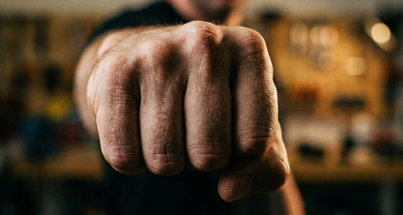 В Харькове проверяют видео с избиением подростка возле ТЦ «Никольский»