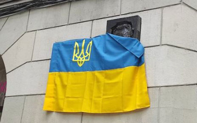 На фасадах харьковских школ установят 16 мемориальных досок в честь павших бойцов