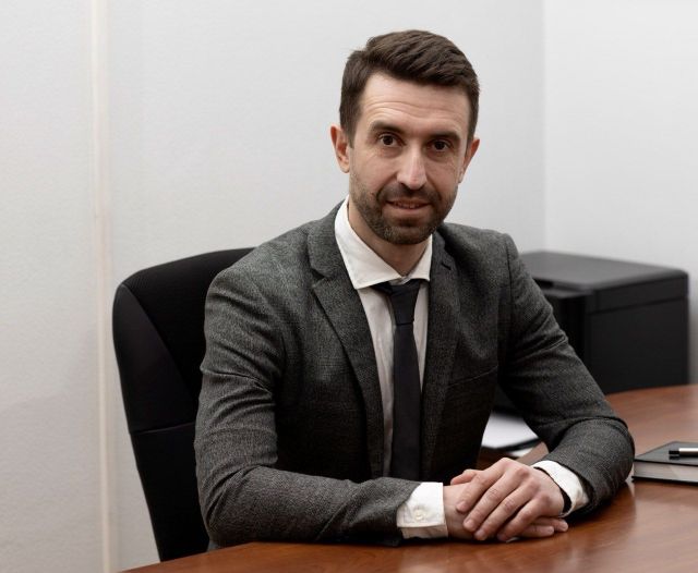 «Не догонять изменения, а становиться их движущей силой»: кандидат на должность ректора ХНАДУ Антон Холодов - о стратегии развития вуза