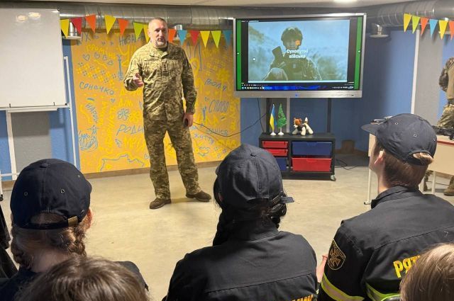 Встреча военных со школьниками