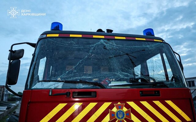 Пожар после прилета по "Новой почте": россияне ударили по спасателям, пока те тушили огонь