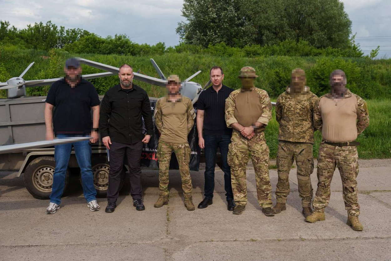 Бойцам в Харьковской области передали беспилотный авиационный комплекс