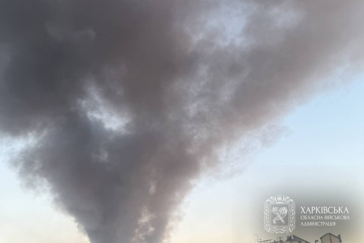 Утром 10 июня россияне 26 раз ударили по Харькову: начались пожары, город в дыму