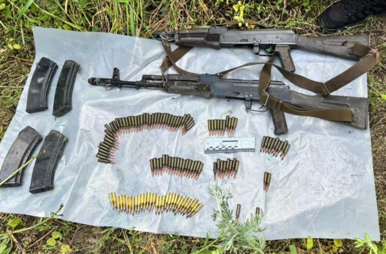 В Харькове мужчина ходил по улице с гранатой, а у железной дороги оборудовал тайник для оружия