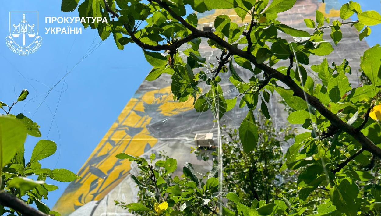 По многоэтажке в Харькове 3 июля ударил FPV-дрон на оптоволокне